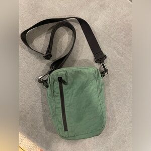 BAGGU Sport Crossbody